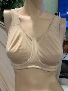 Wacoal sports bra